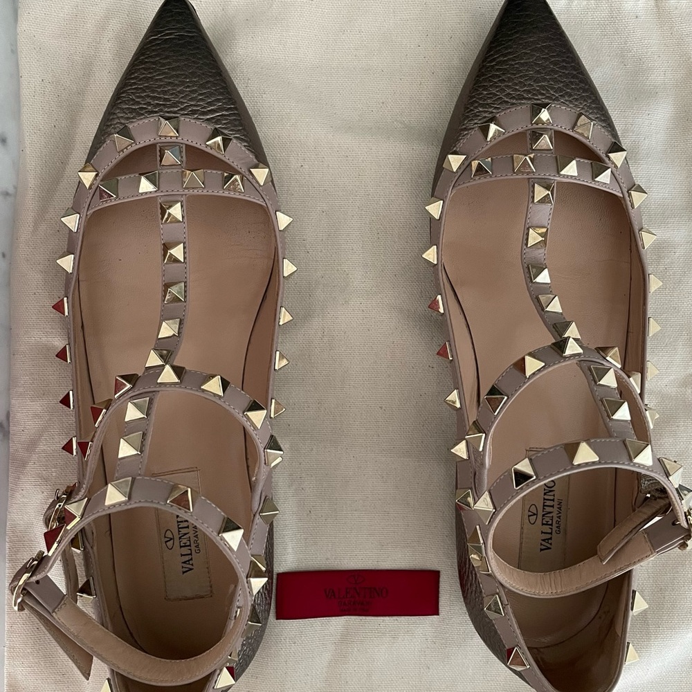 VALENTINO ROCKSTUD LEATHER FLATS - Picture 8 of 16